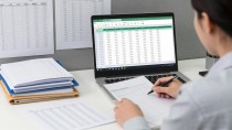 Excel输入数字自动带货币符号,财务表格一键搞定